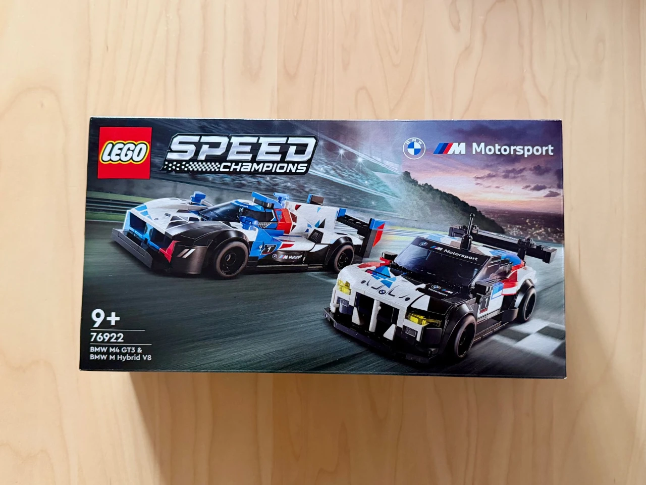 76922 BMW M4 GT3 & BMW M Hybrid V8 — חדש