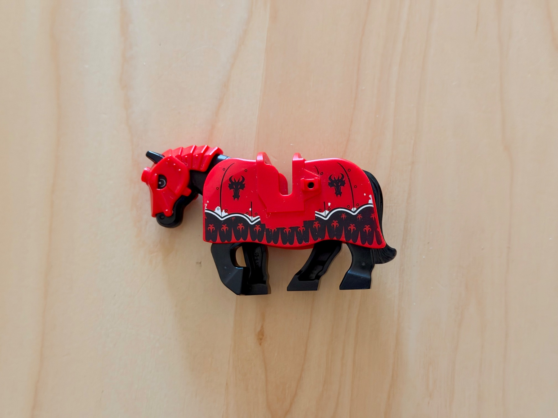 00000 Black Horse with Red Barding & Helmet — חדש, תמונה 1 מתוך 5