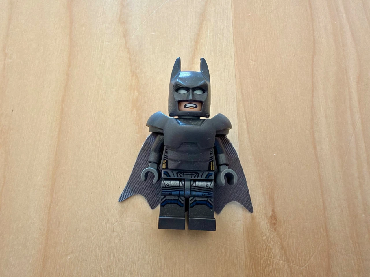 sh0217 Batman - Armored — חדש