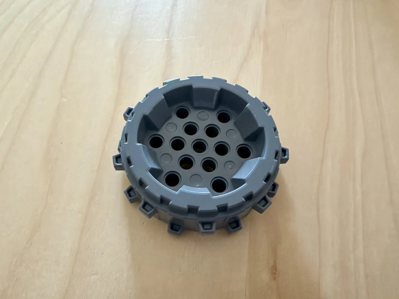 64711 Wheel Hard Plastic with Small Cleats — משומש - כמו חדש