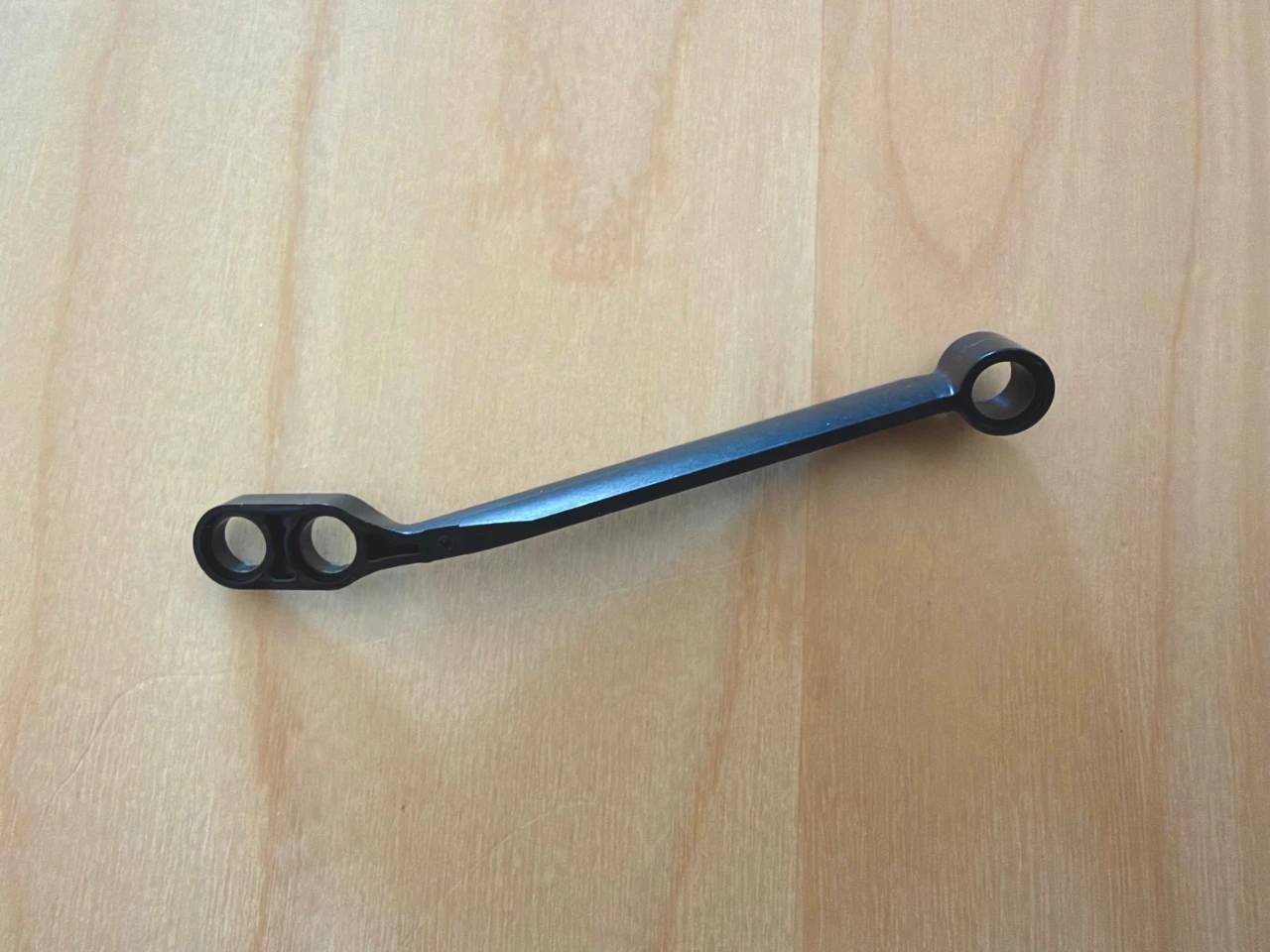 x136 Technic Wishbone Suspension Arm — משומש - כמו חדש